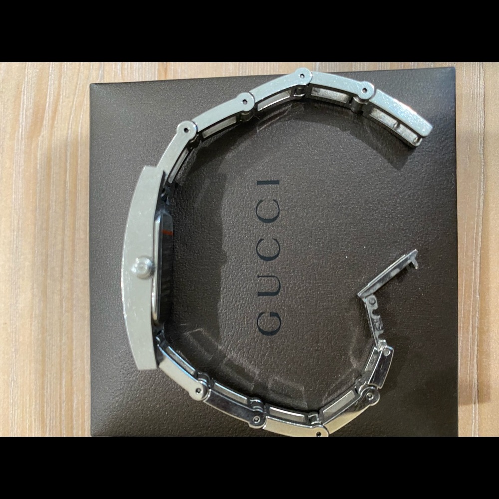 Authentic Gucci women watch, stainless steel 3900L - Picture 6 of 15